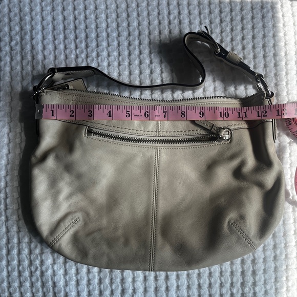 Coach Hobo in Cream Leather - Picture 5 of 6